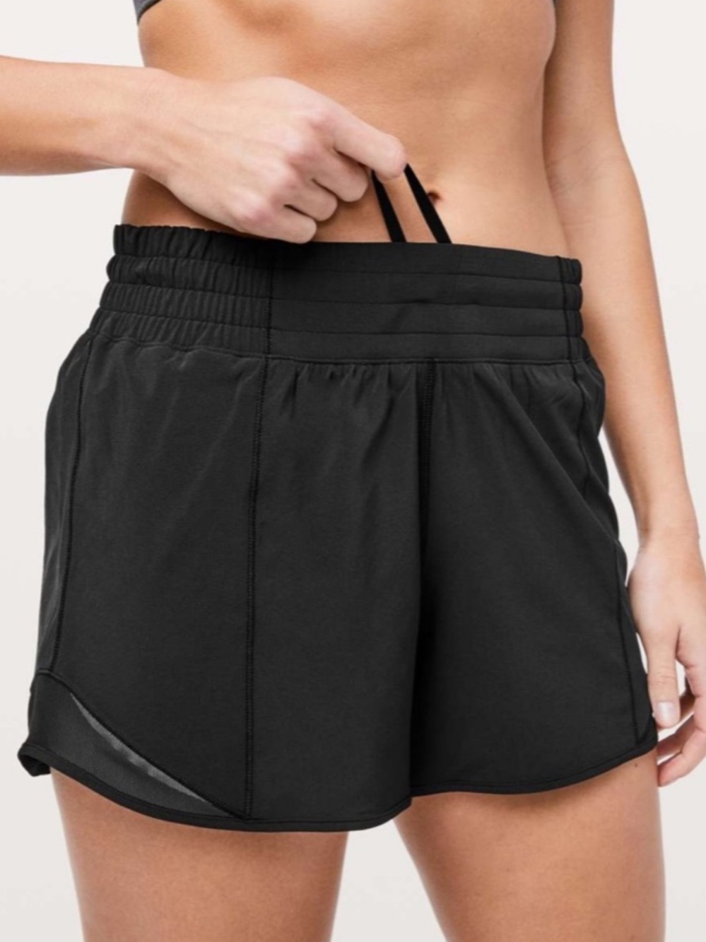Lululemon Hotty Hot Short *High-Rise Long 4"
Black size 10
